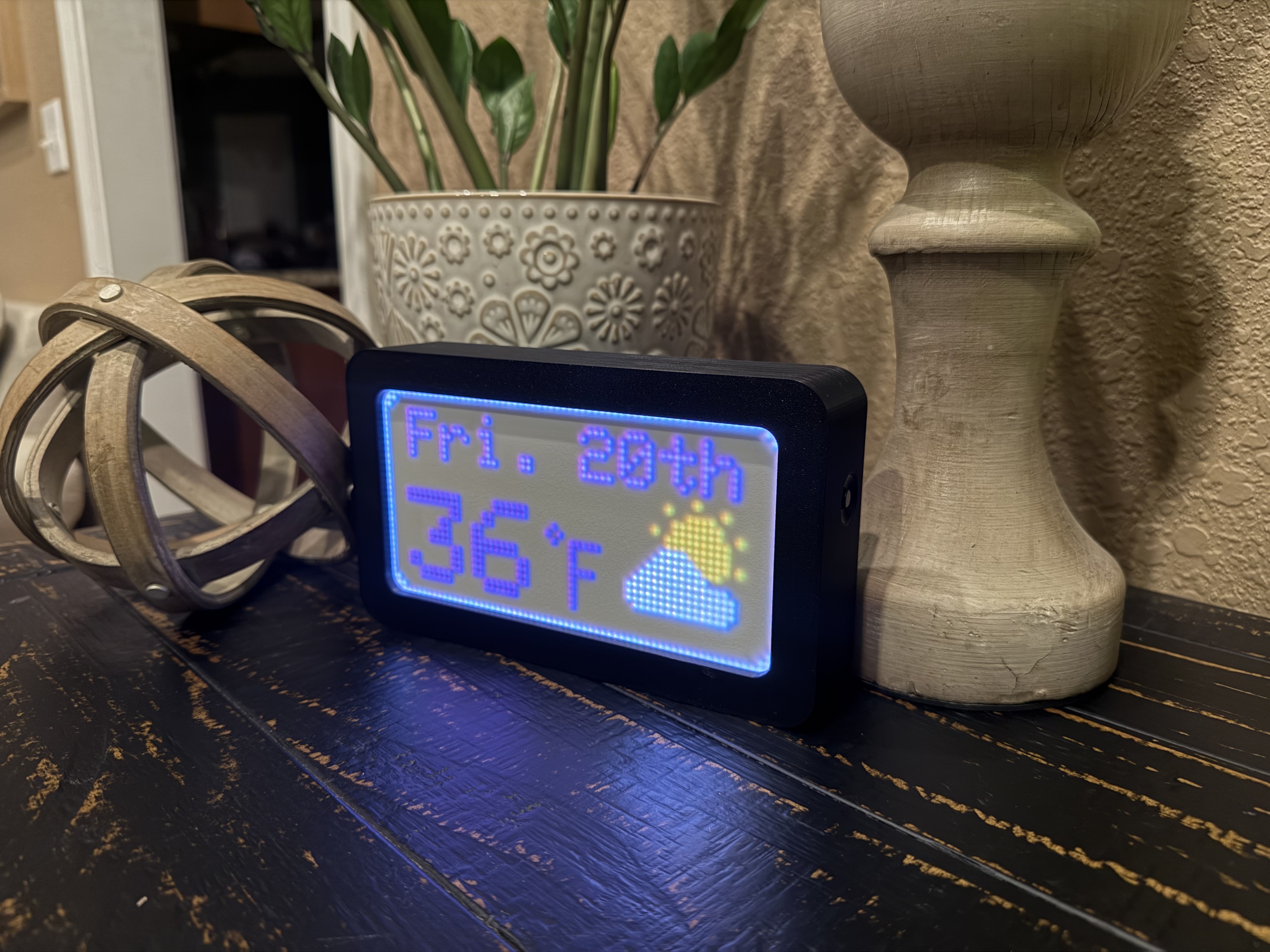 LumaGlow smart display